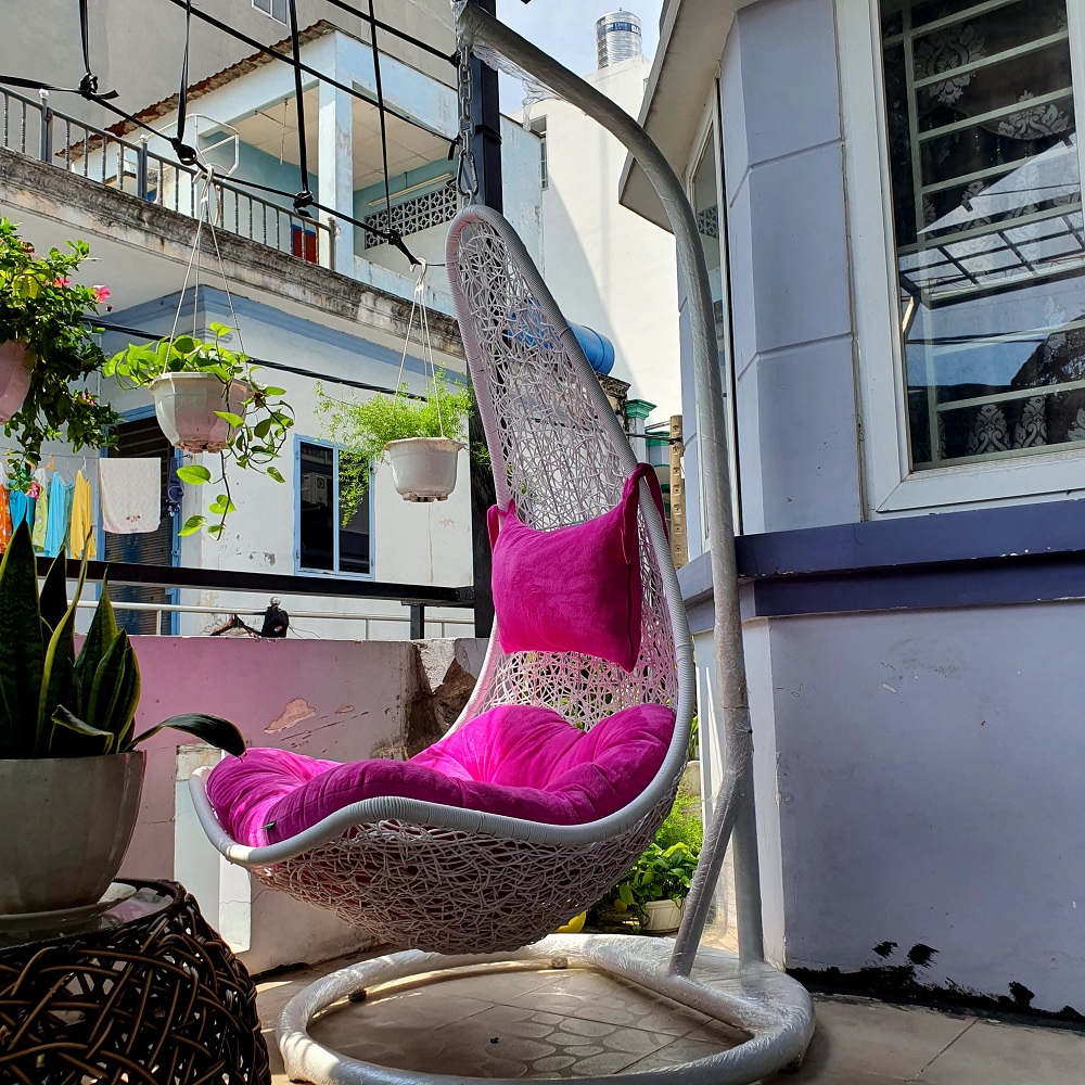 Xích đu đơn hình lưỡi câu (khung trắng - nệm hồng sen) - NAVICOM